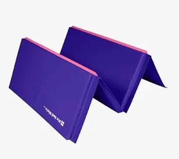 Folding gymnastics mat
